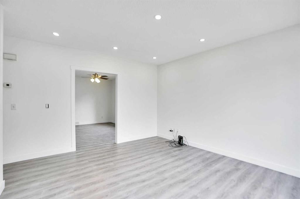 6032 Martingrove Road, Calgary, AB - Indoor Photo Showing Other Room