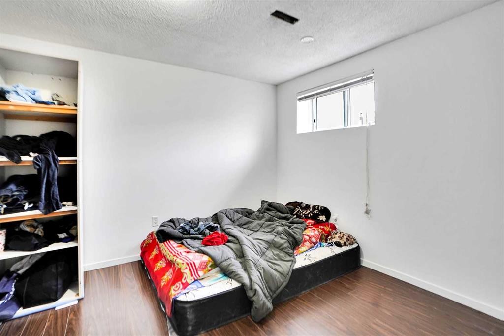 6032 Martingrove Road, Calgary, AB - Indoor Photo Showing Bedroom