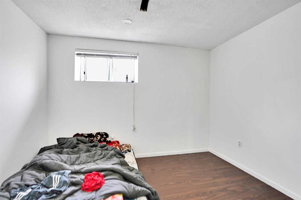 6032 Martingrove Road, Calgary, AB - Indoor Photo Showing Other Room
