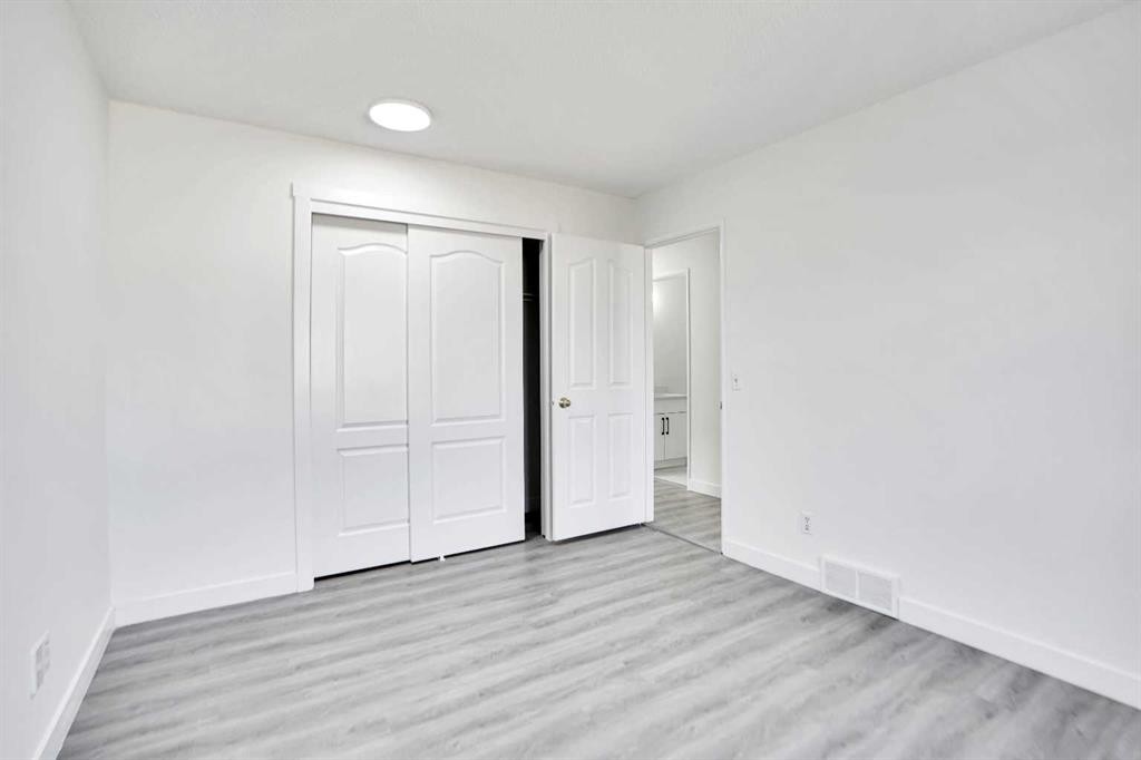 6032 Martingrove Road, Calgary, AB - Indoor Photo Showing Other Room