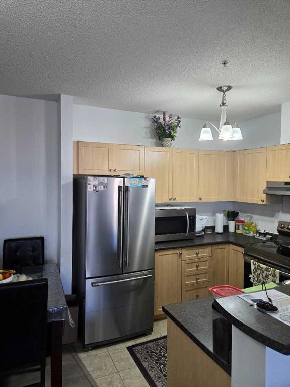 2204-333 Taravista Drive Ne, Calgary, AB - Indoor Photo Showing Kitchen