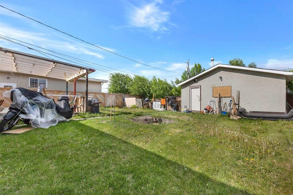 2235 43 Street Se, Calgary, AB - Outdoor