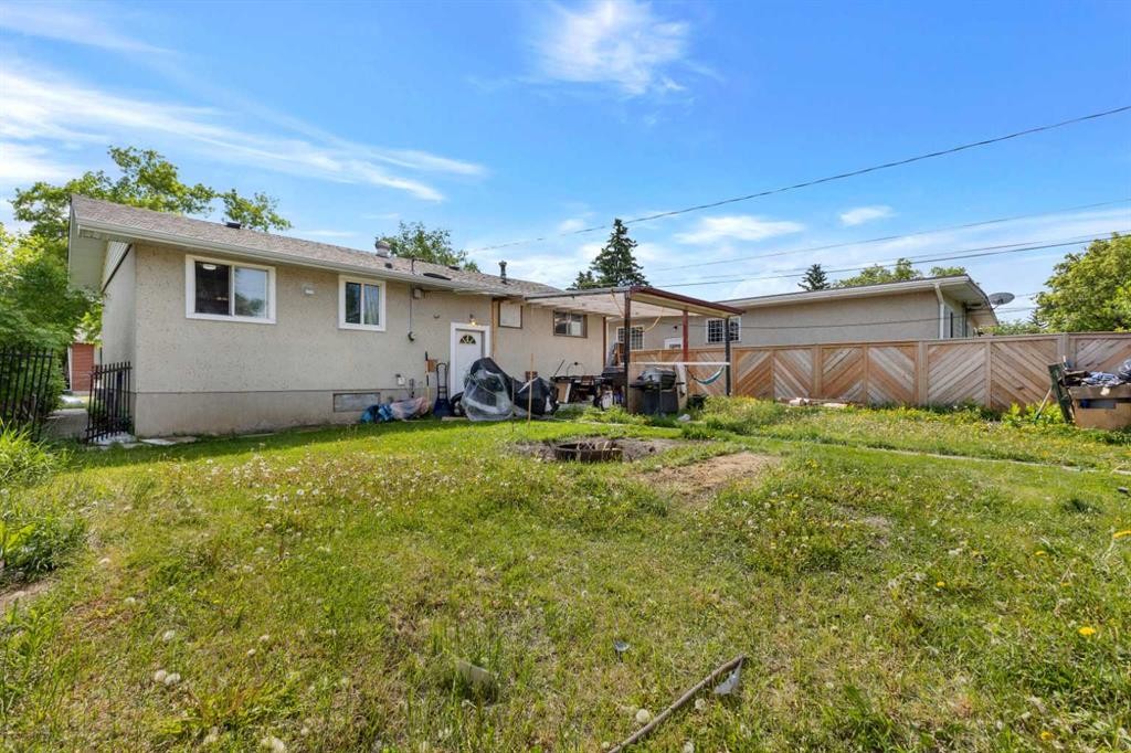 2235 43 Street Se, Calgary, AB - Outdoor