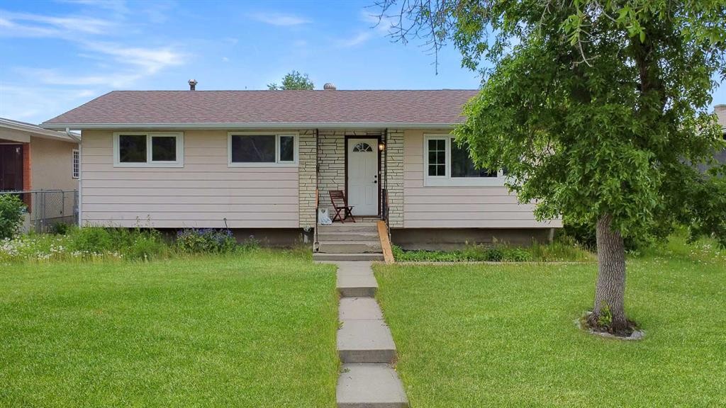 2235 43 Street Se, Calgary, AB - Outdoor