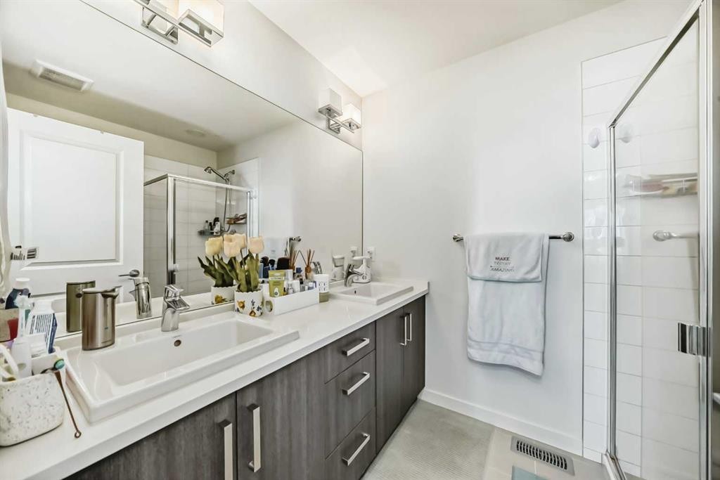 122 Sherwood Lane Nw, Calgary, AB - Indoor Photo Showing Bathroom