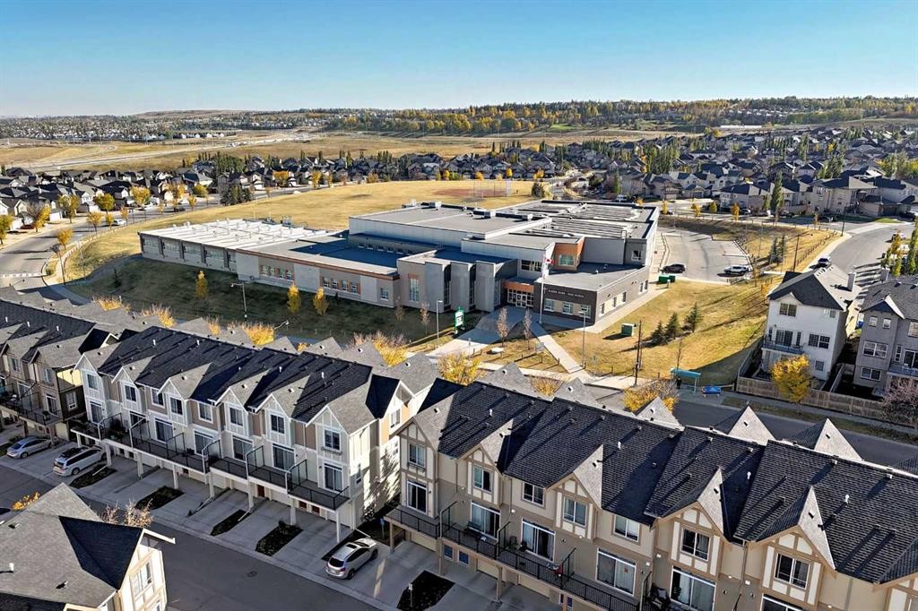 122 Sherwood Lane Nw, Calgary, AB - Outdoor With View