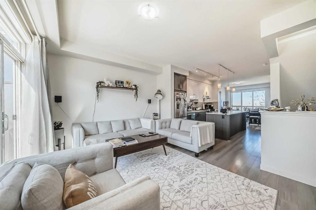 122 Sherwood Lane Nw, Calgary, AB - Indoor Photo Showing Living Room