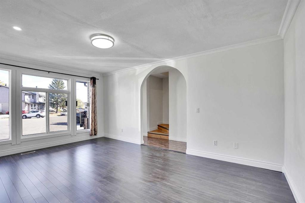 26 Falmead Bay Ne, Calgary, AB - Indoor Photo Showing Other Room