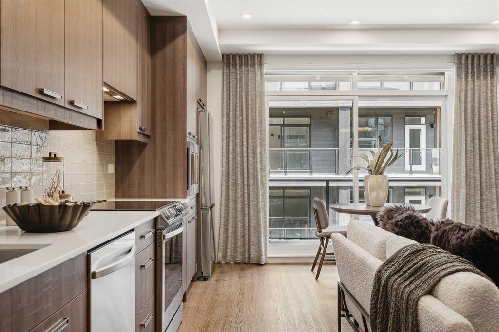 7320-1802 Mahogany Boulevard Se, Calgary, AB - Indoor Photo Showing Kitchen
