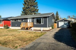 614 4 Street Three Hills, AB T0M 2A0