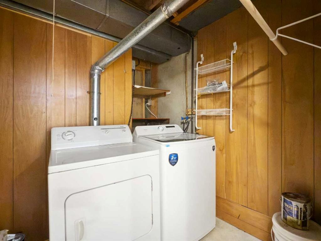 92-6915 Ranchview Drive Nw, Calgary, AB - Indoor Photo Showing Laundry Room