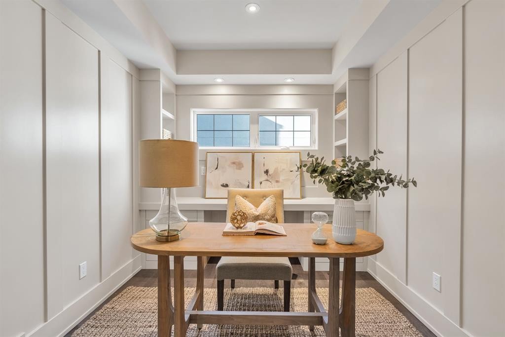 625 Britannia Drive Sw, Calgary, AB - Indoor