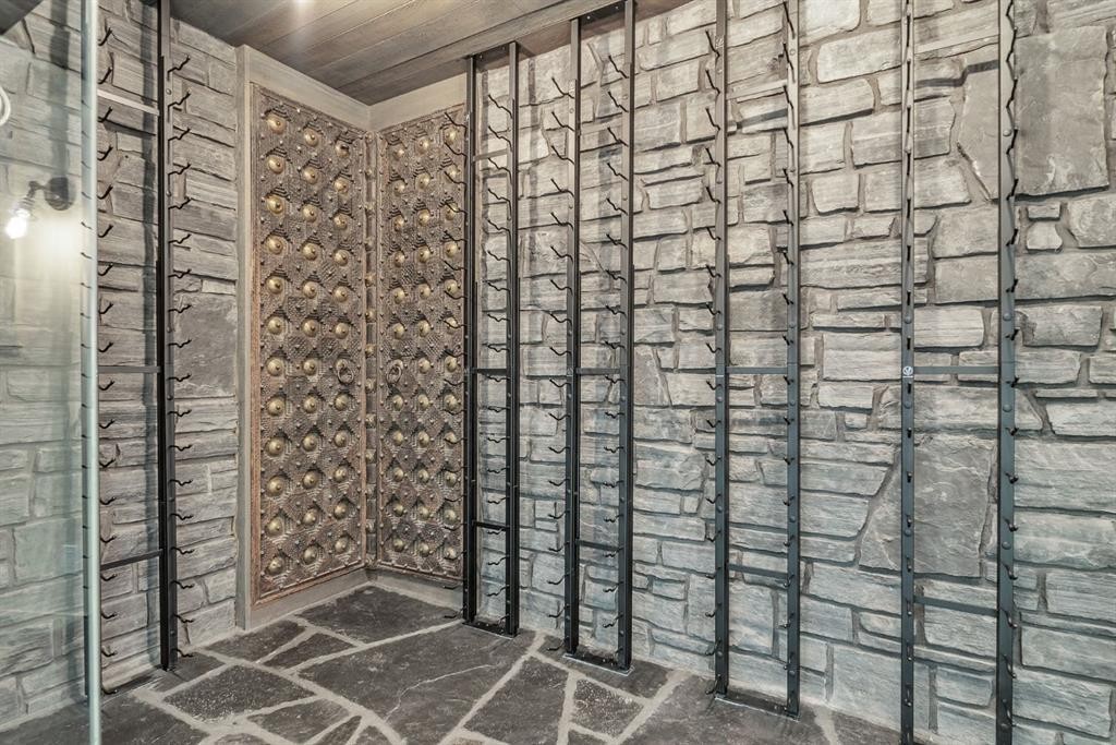 625 Britannia Drive Sw, Calgary, AB - Indoor Photo Showing Bathroom