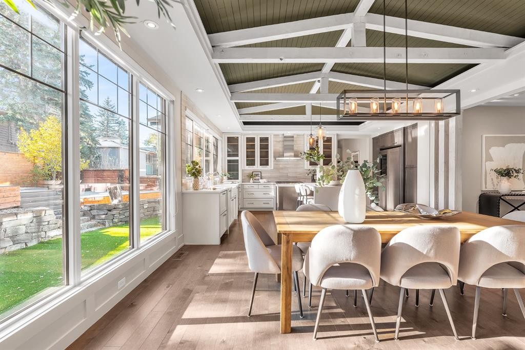 625 Britannia Drive Sw, Calgary, AB - Indoor Photo Showing Dining Room