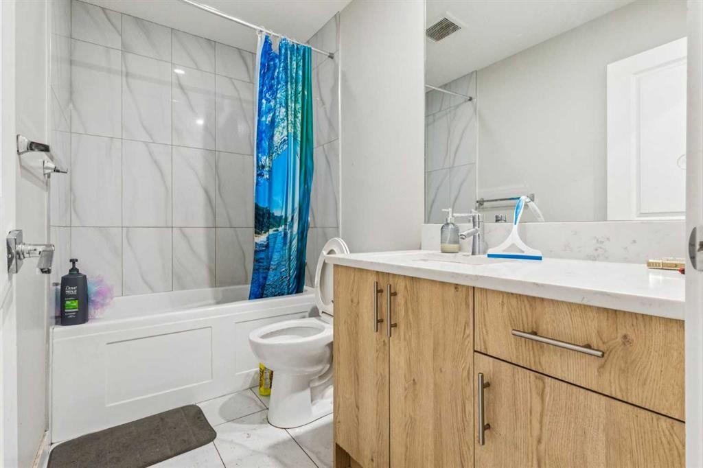 118 Saddlestone Park Ne, Calgary, AB - Indoor Photo Showing Bathroom