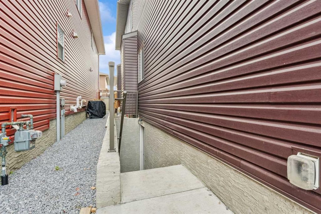 118 Saddlestone Park Ne, Calgary, AB - Photo Showing Other Room