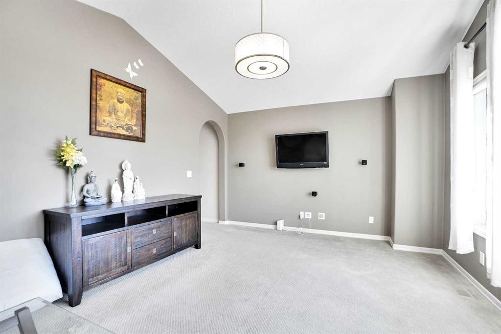 60 Cranarch Rise Se, Calgary, AB - Indoor Photo Showing Other Room