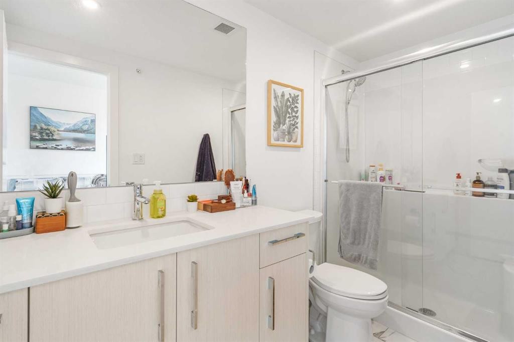 2415-681 Savanna Boulevard Ne, Calgary, AB - Indoor Photo Showing Bathroom