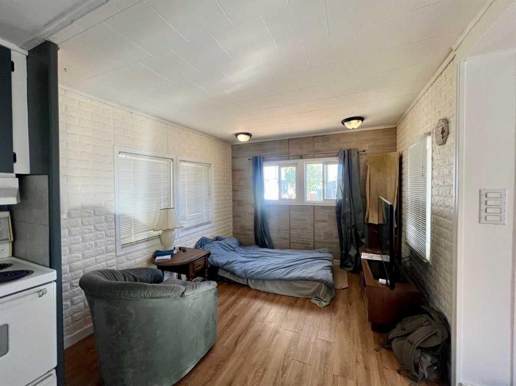 19-400 1 Street Se, Linden, AB