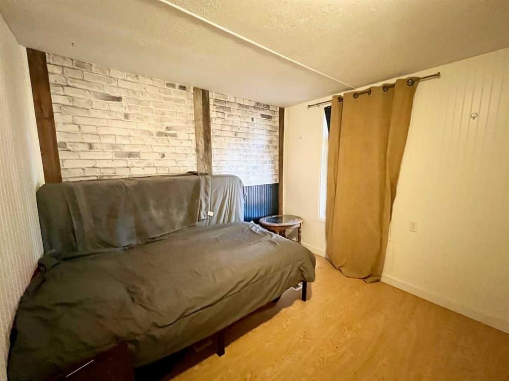 19-400 1 Street Se, Linden, AB