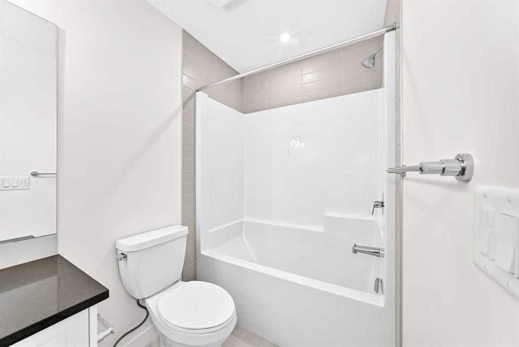 5005 Harmony Circle, Rural Rocky View County, AB - Indoor Photo Showing Bathroom