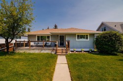 30 Coleridge Road NW Calgary, AB T2K 1W9