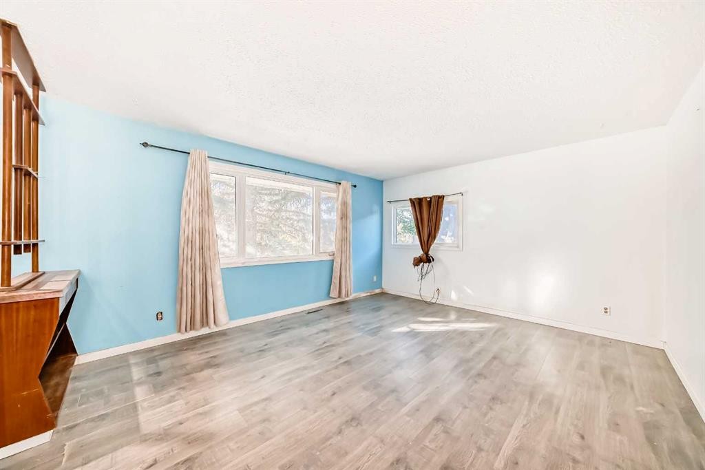 808 Avonlea Place Se, Calgary, AB - Indoor Photo Showing Other Room
