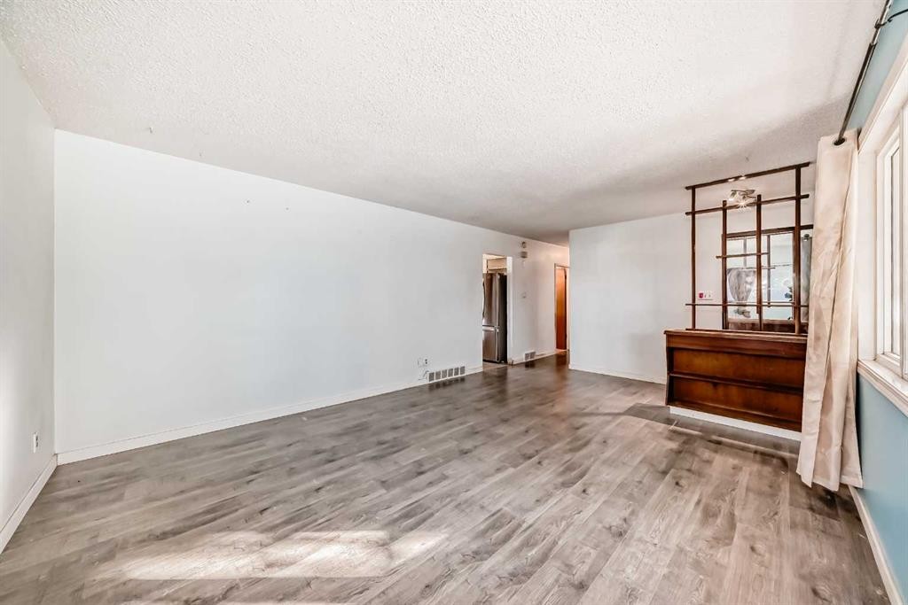 808 Avonlea Place Se, Calgary, AB - Indoor Photo Showing Other Room