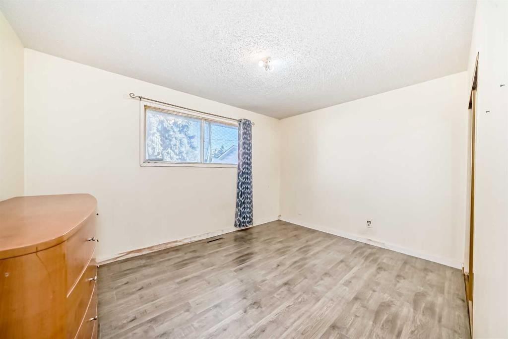 808 Avonlea Place Se, Calgary, AB - Indoor Photo Showing Other Room