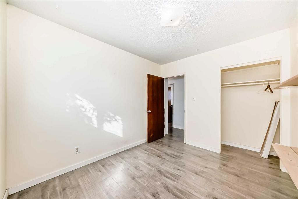808 Avonlea Place Se, Calgary, AB - Indoor Photo Showing Other Room