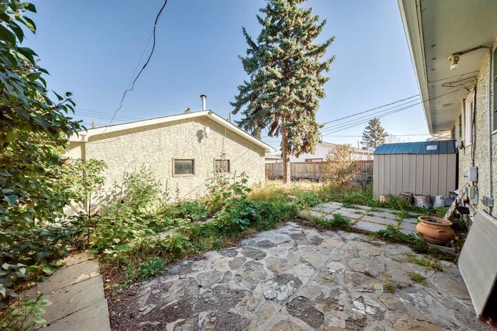 808 Avonlea Place Se, Calgary, AB - Outdoor