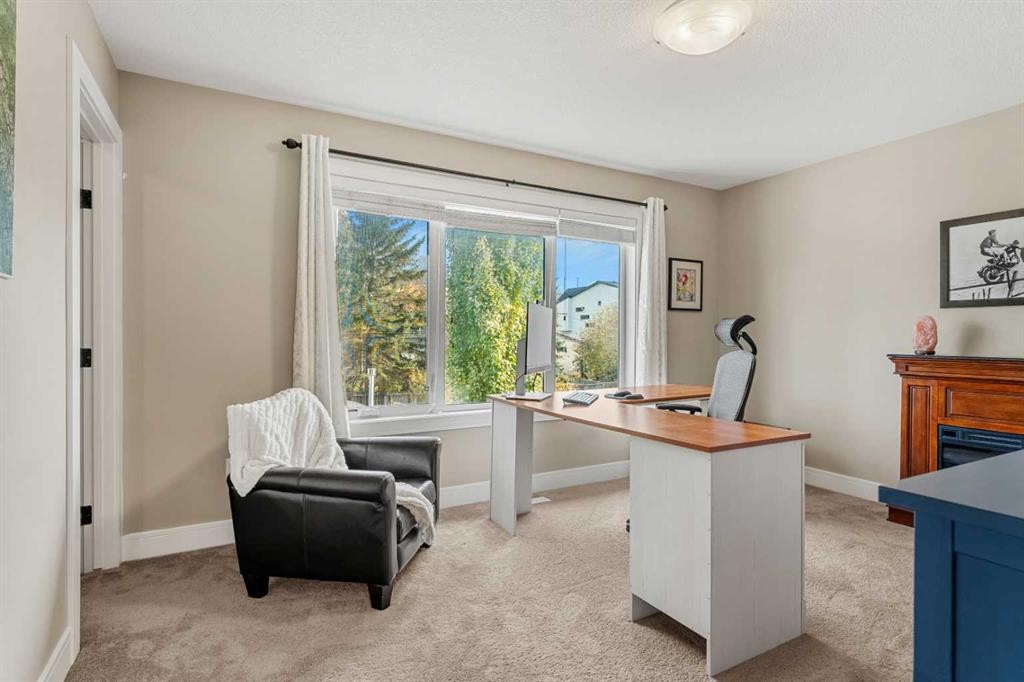 4530 20 Avenue Nw, Calgary, AB - Indoor Photo Showing Office