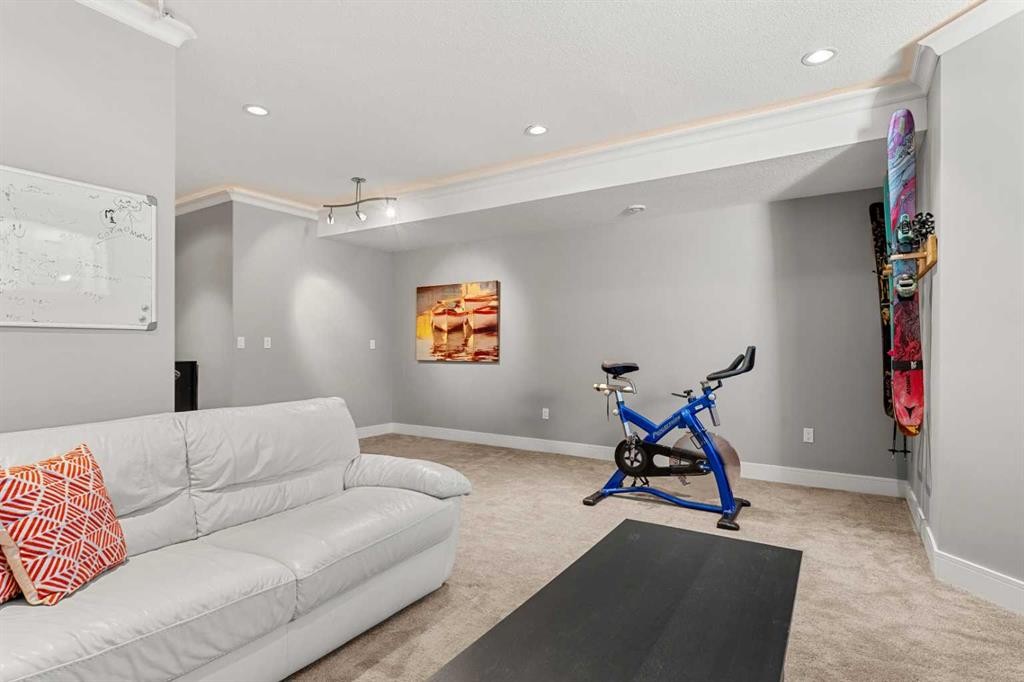 4530 20 Avenue Nw, Calgary, AB - Indoor Photo Showing Gym Room