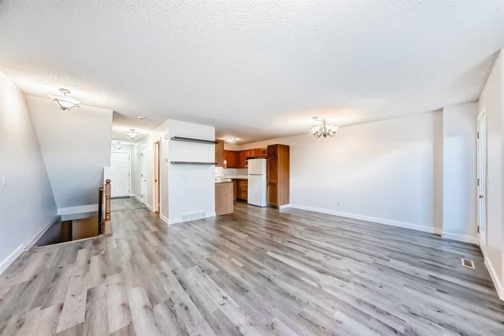 184 Mt Aberdeen Manor Se, Calgary, AB - Indoor