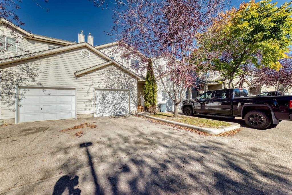 184 Mt Aberdeen Manor Se, Calgary, AB - Outdoor