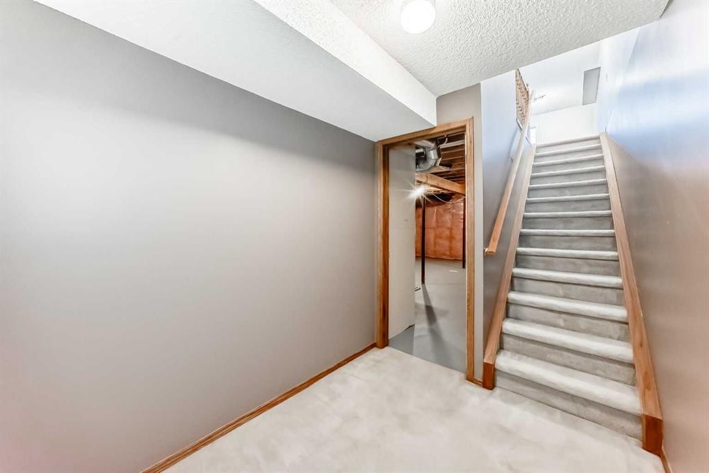 184 Mt Aberdeen Manor Se, Calgary, AB - Indoor Photo Showing Other Room