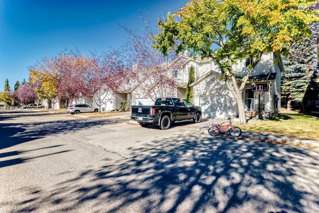 184 Mt Aberdeen Manor Se, Calgary, AB - Outdoor