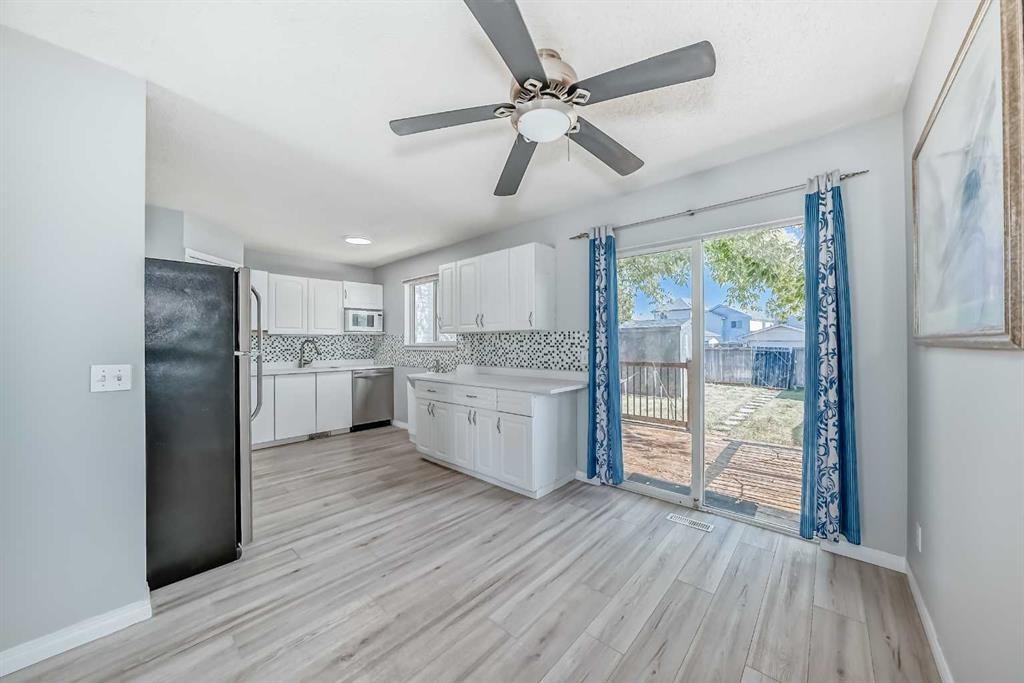 61 San Diego Way Ne, Calgary, AB - Indoor Photo Showing Kitchen