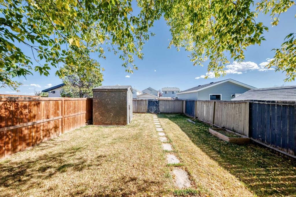 61 San Diego Way Ne, Calgary, AB - Outdoor