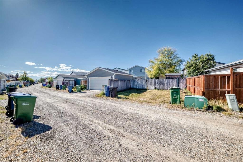 61 San Diego Way Ne, Calgary, AB - Outdoor