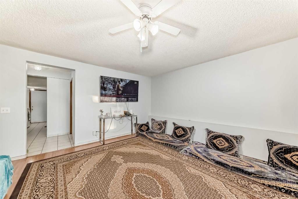 11 San Diego Green Ne, Calgary, AB - Indoor Photo Showing Other Room