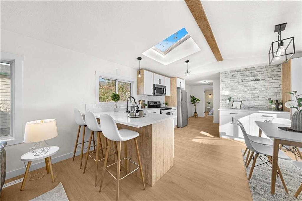 210 Erin Woods Circle Se, Calgary, AB - Indoor Photo Showing Dining Room