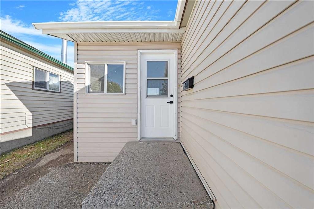 210 Erin Woods Circle Se, Calgary, AB - Outdoor With Exterior