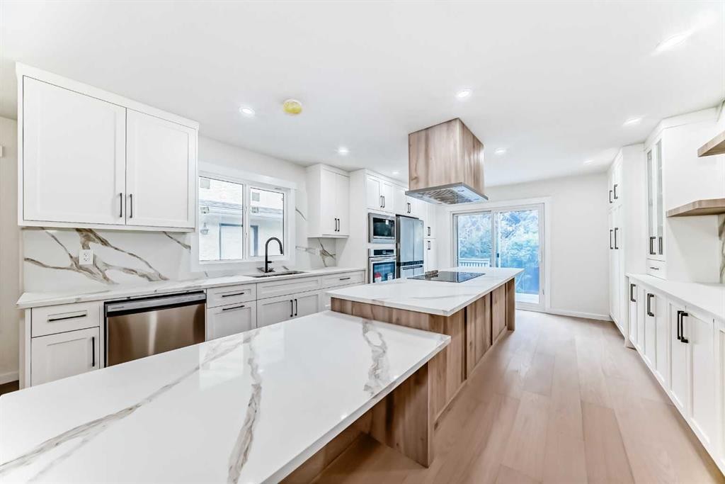 64 Woodstock Road Sw, Calgary, AB - Indoor Photo Showing Kitchen With Upgraded Kitchen