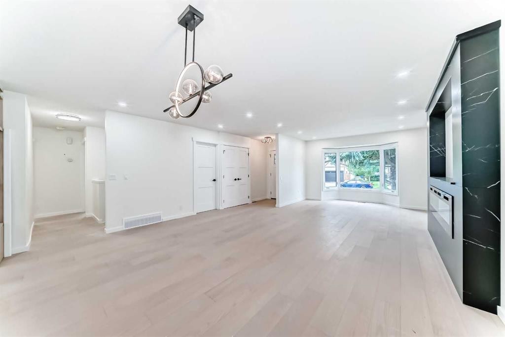 64 Woodstock Road Sw, Calgary, AB - Indoor Photo Showing Other Room