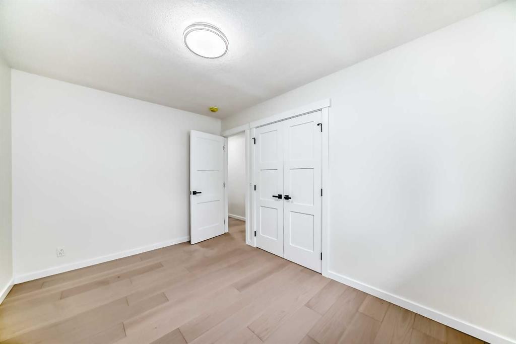 64 Woodstock Road Sw, Calgary, AB - Indoor Photo Showing Other Room