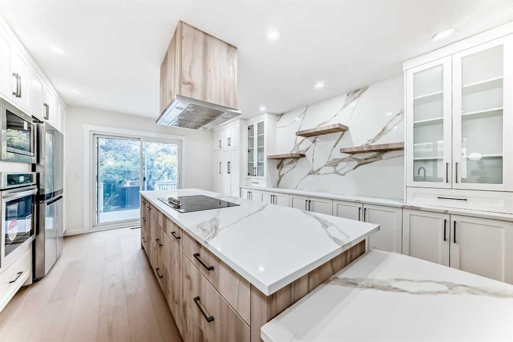 64 Woodstock Road Sw, Calgary, AB - Indoor Photo Showing Kitchen With Upgraded Kitchen