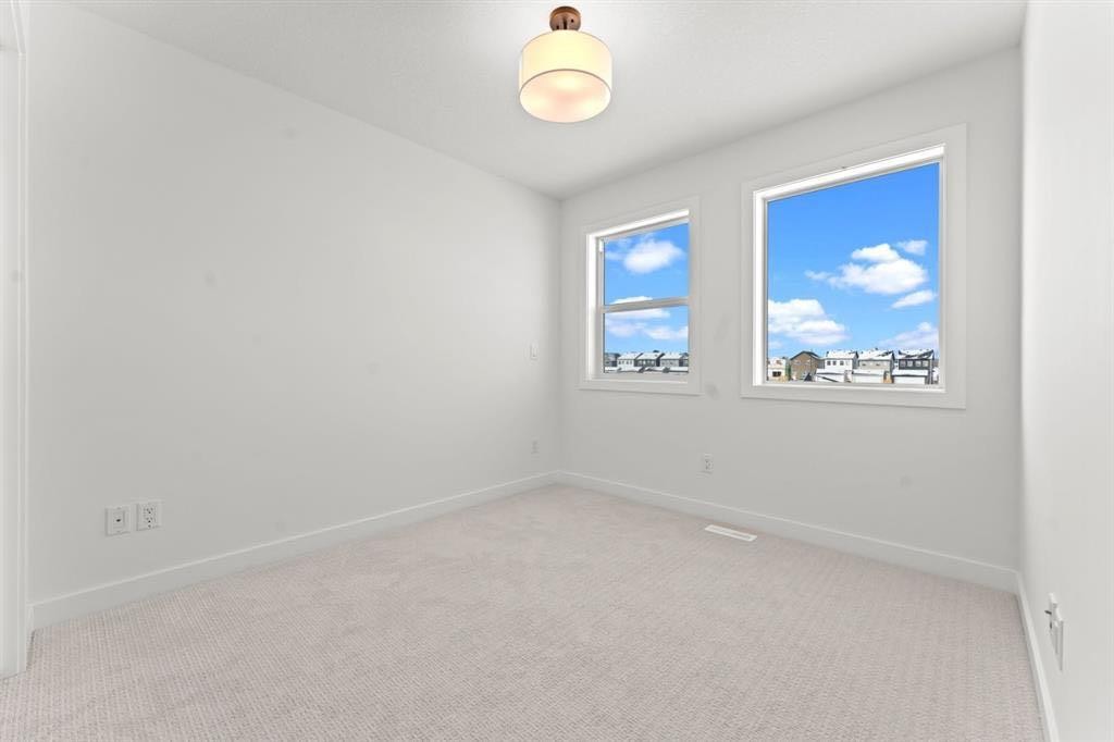 7654 202 Avenue Se, Calgary, AB - Indoor Photo Showing Other Room