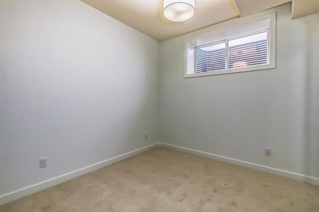 7654 202 Avenue Se, Calgary, AB - Indoor Photo Showing Other Room