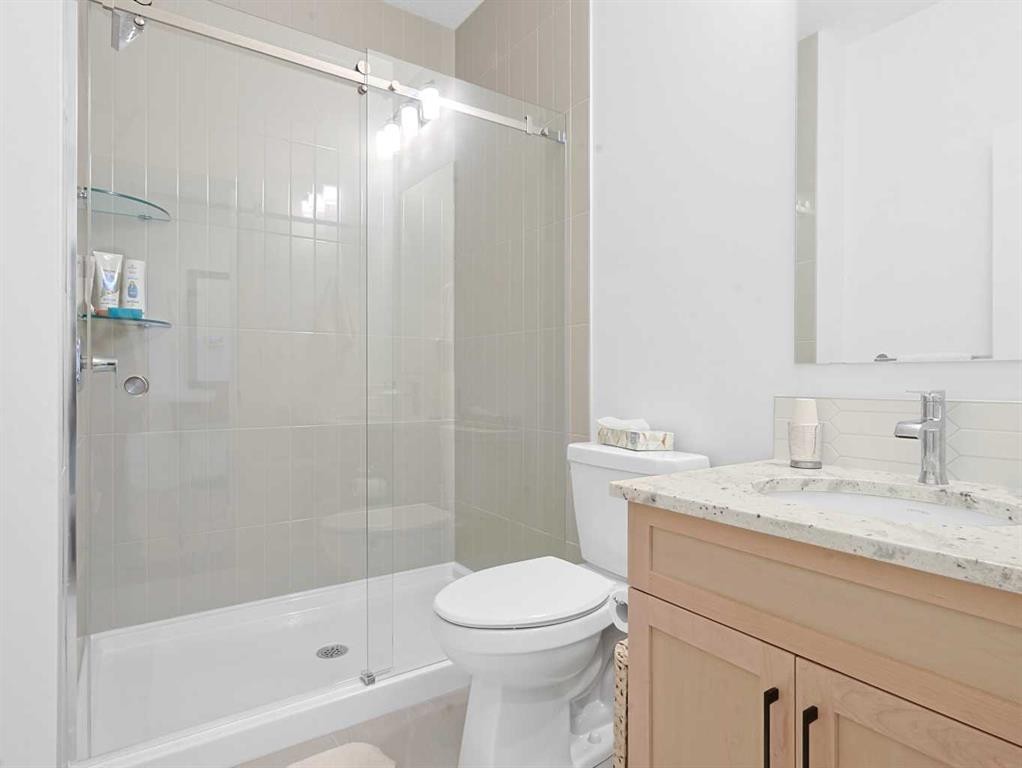 110 Sunstone Way, Balzac, AB - Indoor Photo Showing Bathroom